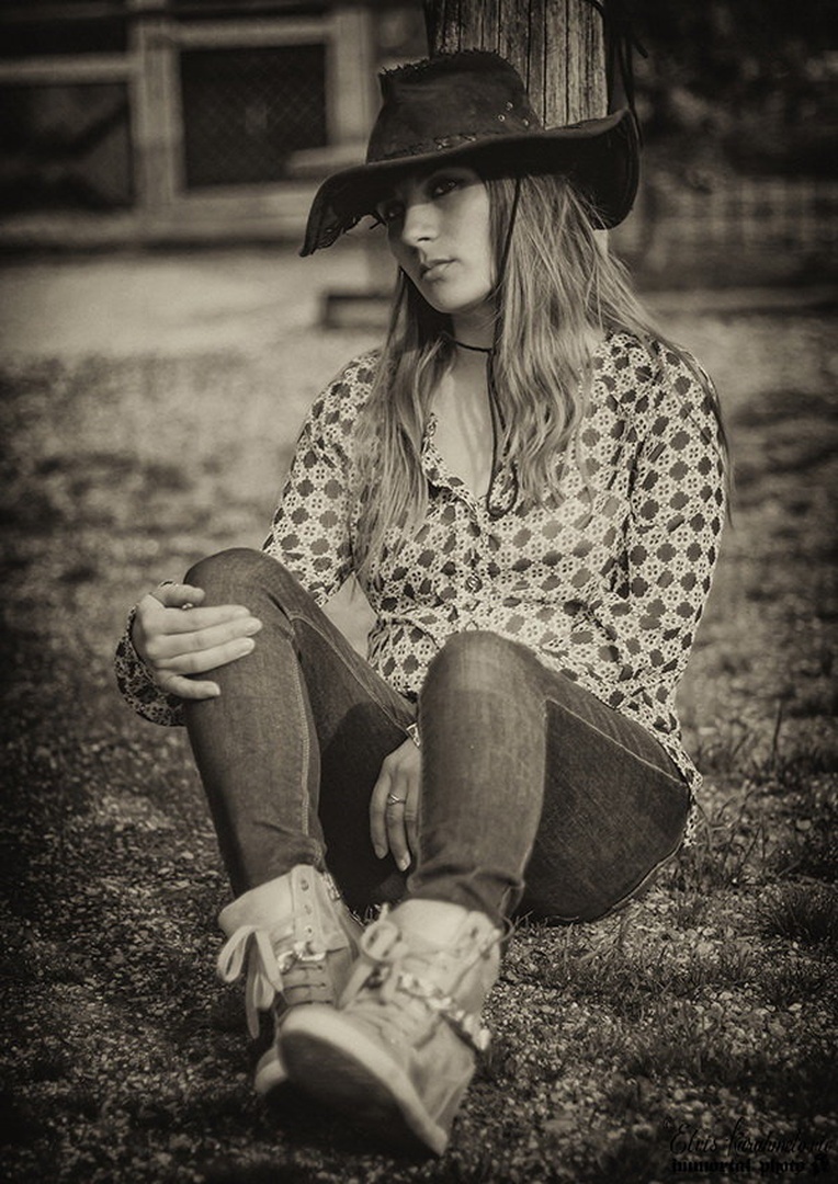 South Girl by Elvis Karahmetovič