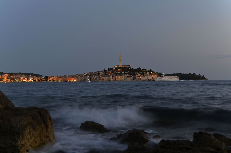 Rovinj at night by Sabina Vujčić