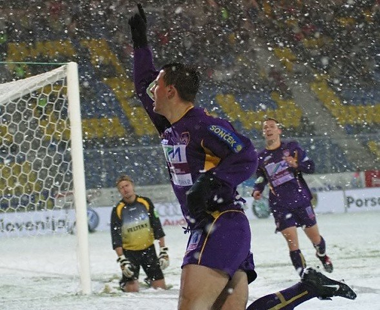 Gooool by