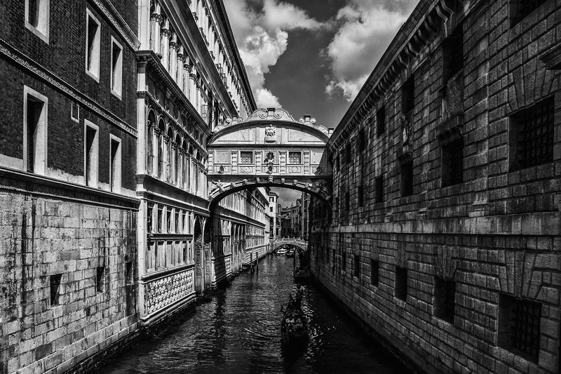 Most na temno stran by Georg Fugina
