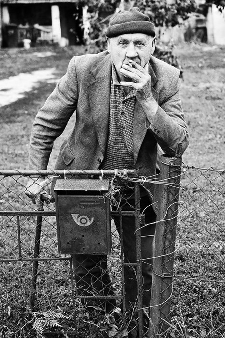 Trenutek za cigareto by Aleš Gjerkeš