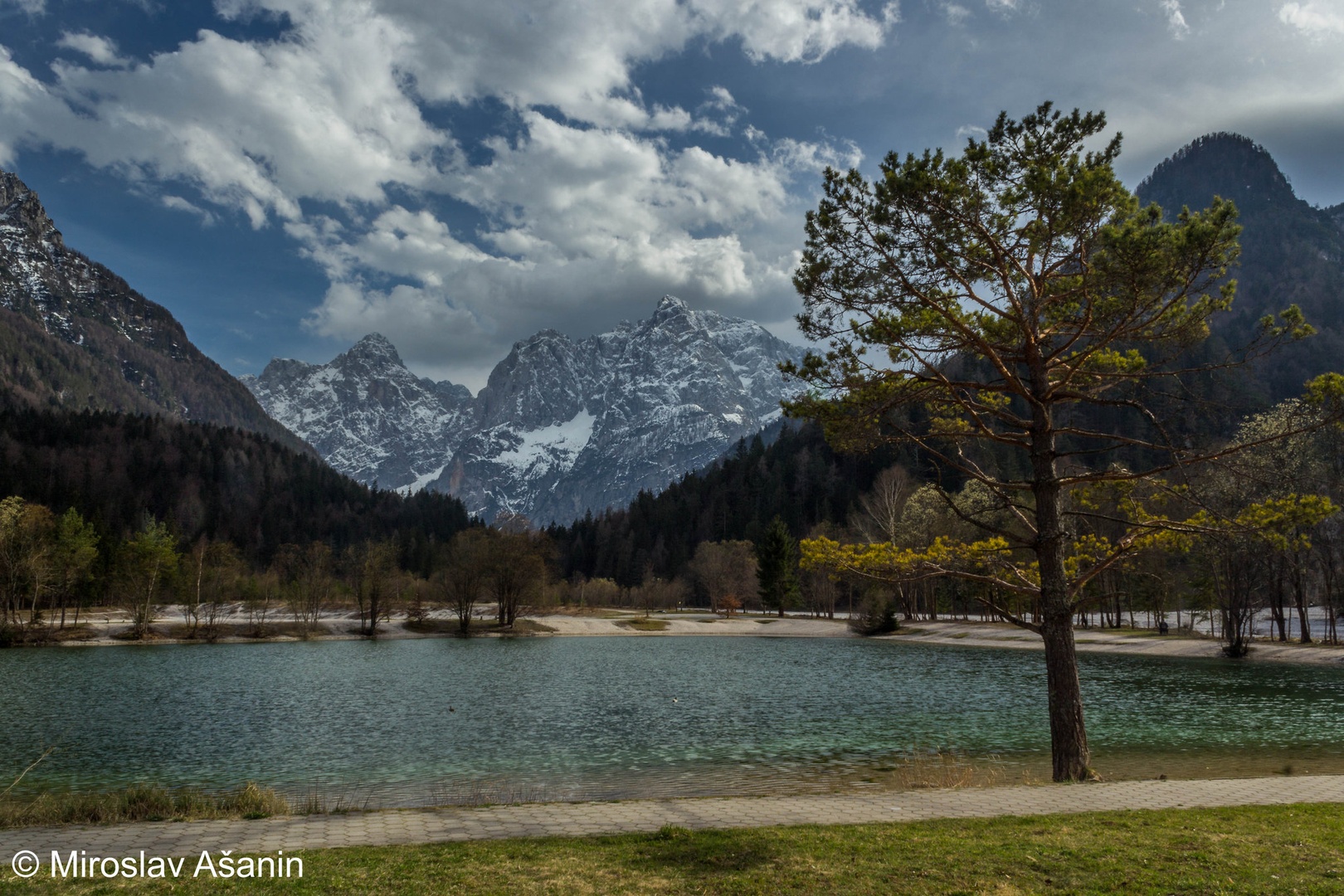 Jezero Jasna by Miroslav Ašanin