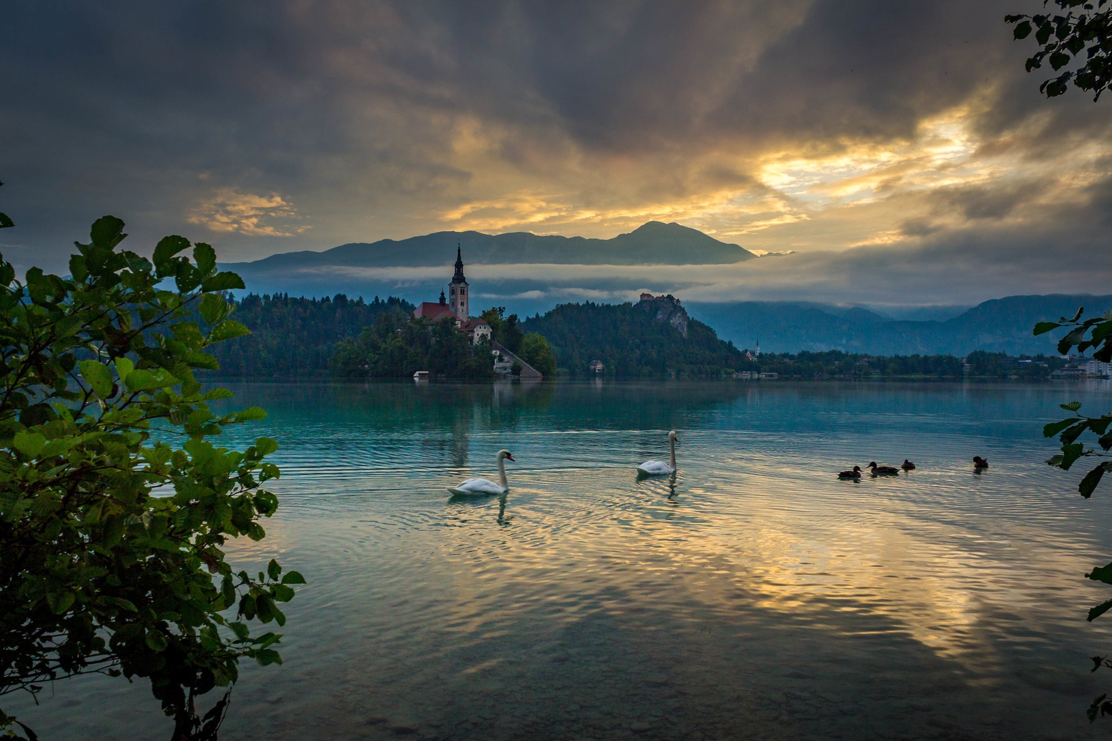 Prečudoviti Bled by Miroslav Ašanin
