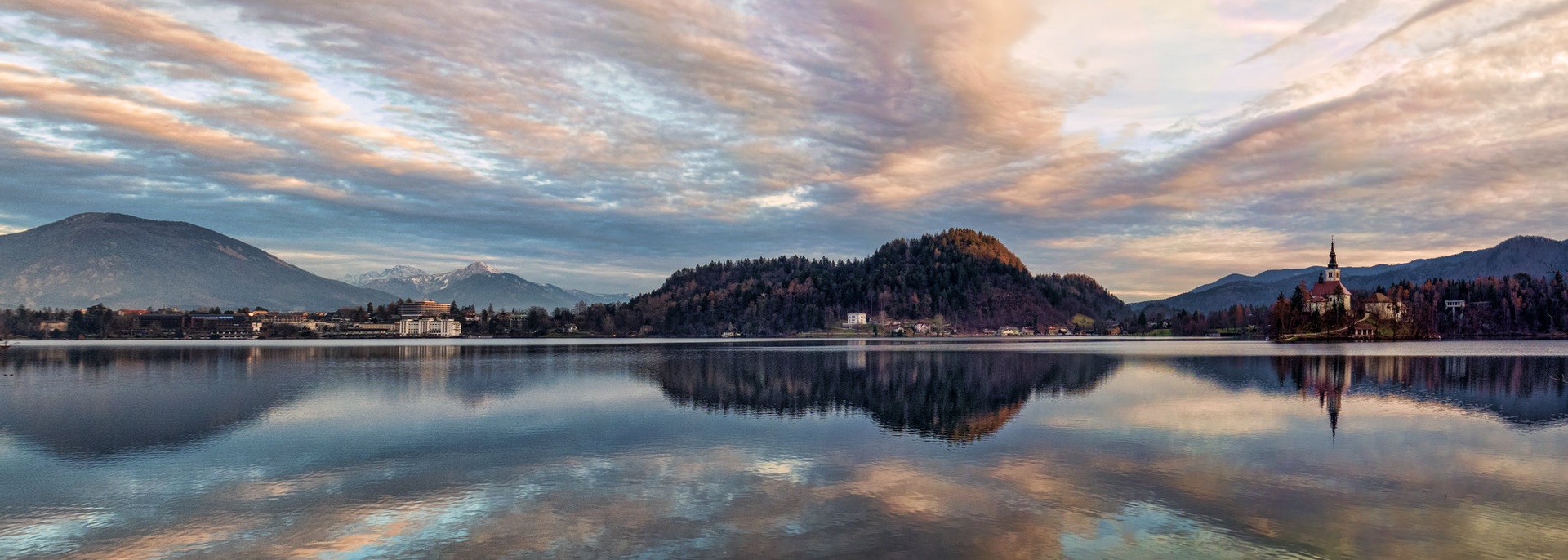 Blejsko jezero by Dejan Hudoletnjak