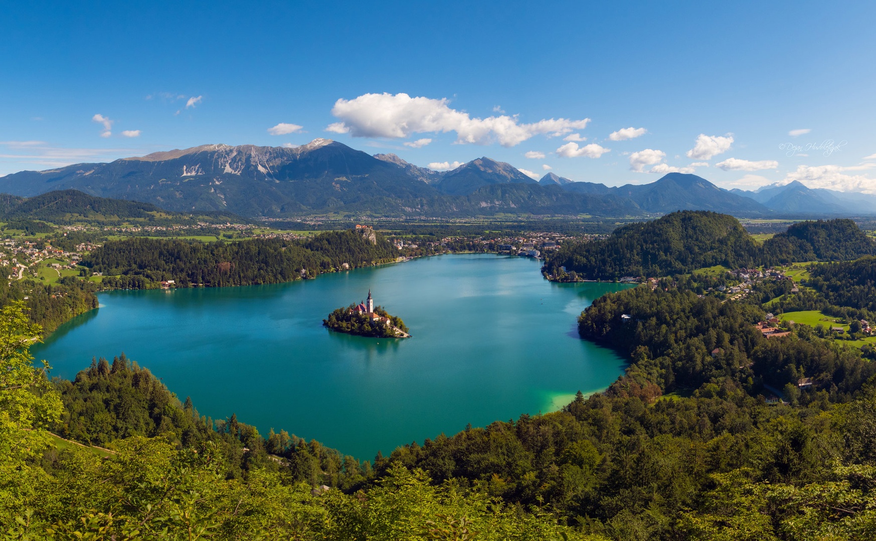Pogled na Bled z Male Osojnice by Dejan Hudoletnjak