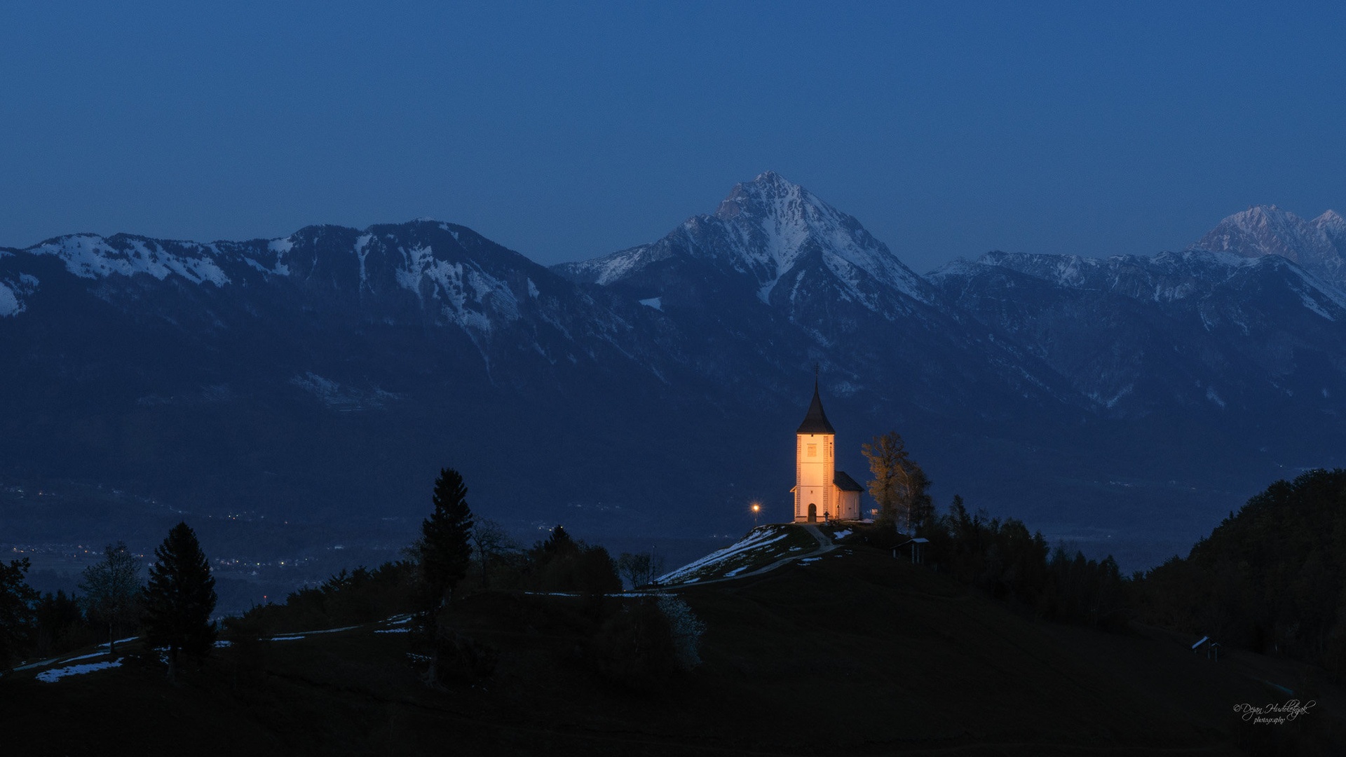 Nočni pogled z Jamnika by Dejan Hudoletnjak