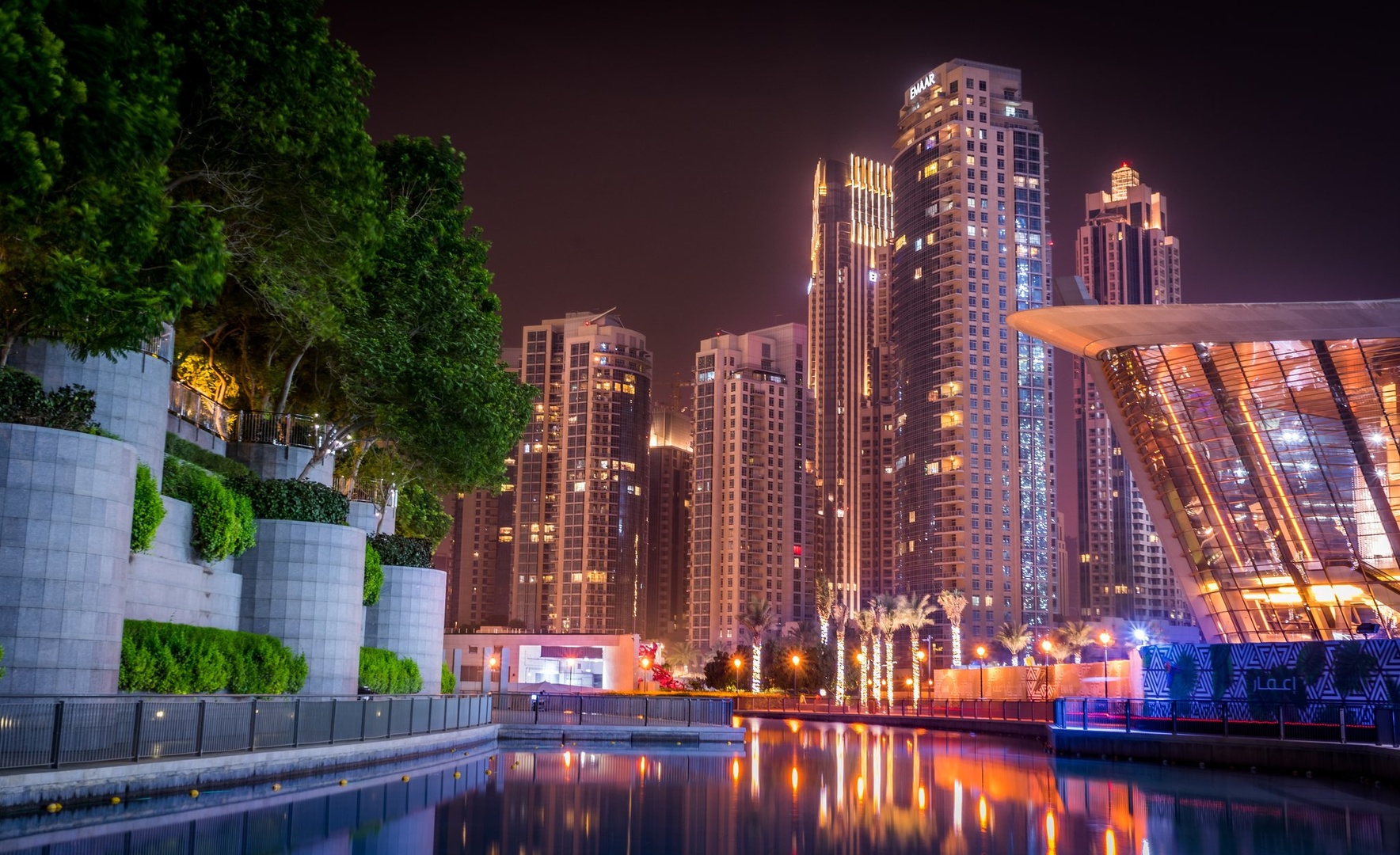 Dubai nightlife by Matic Žižek