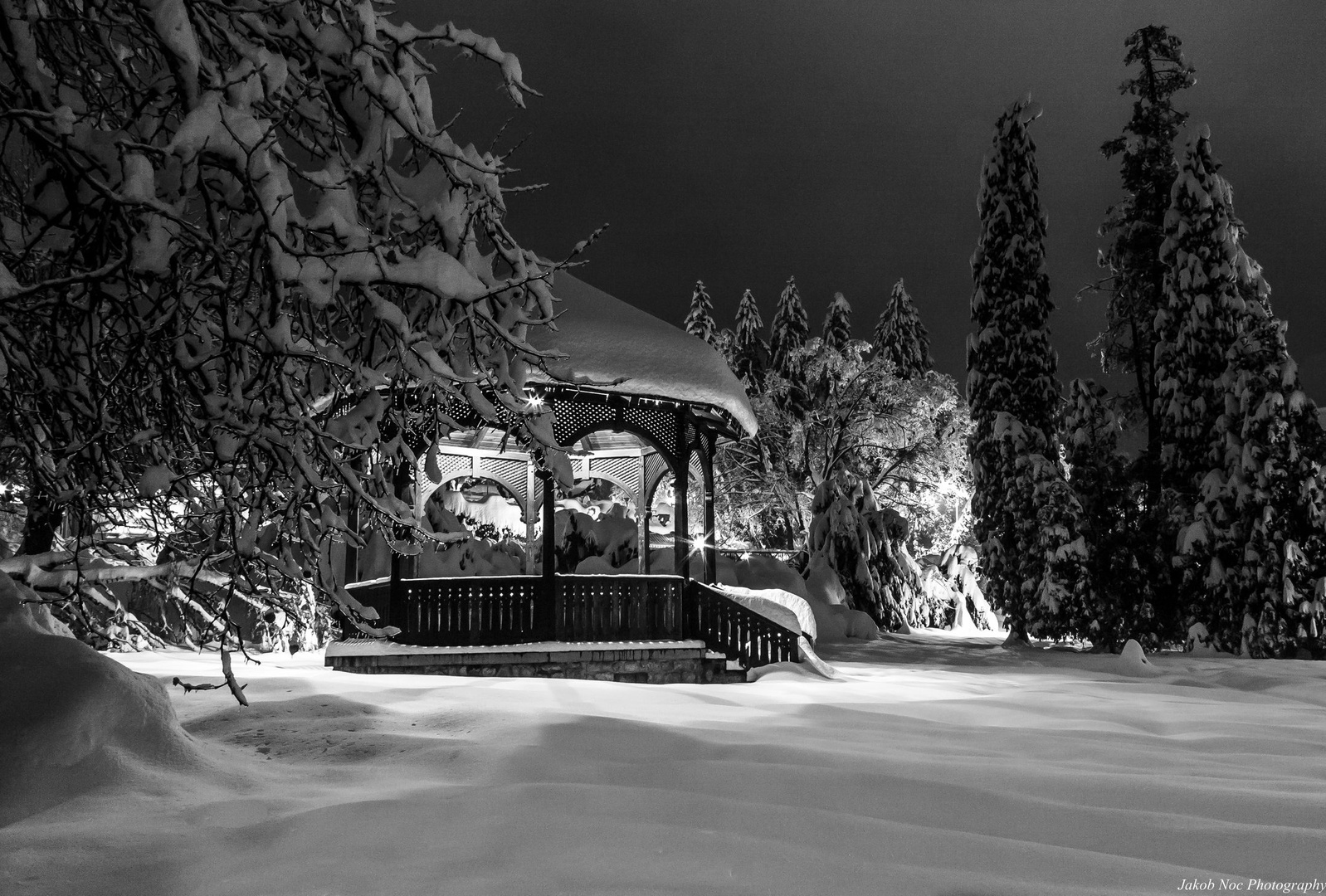 Light in snow. by Jakob Noč