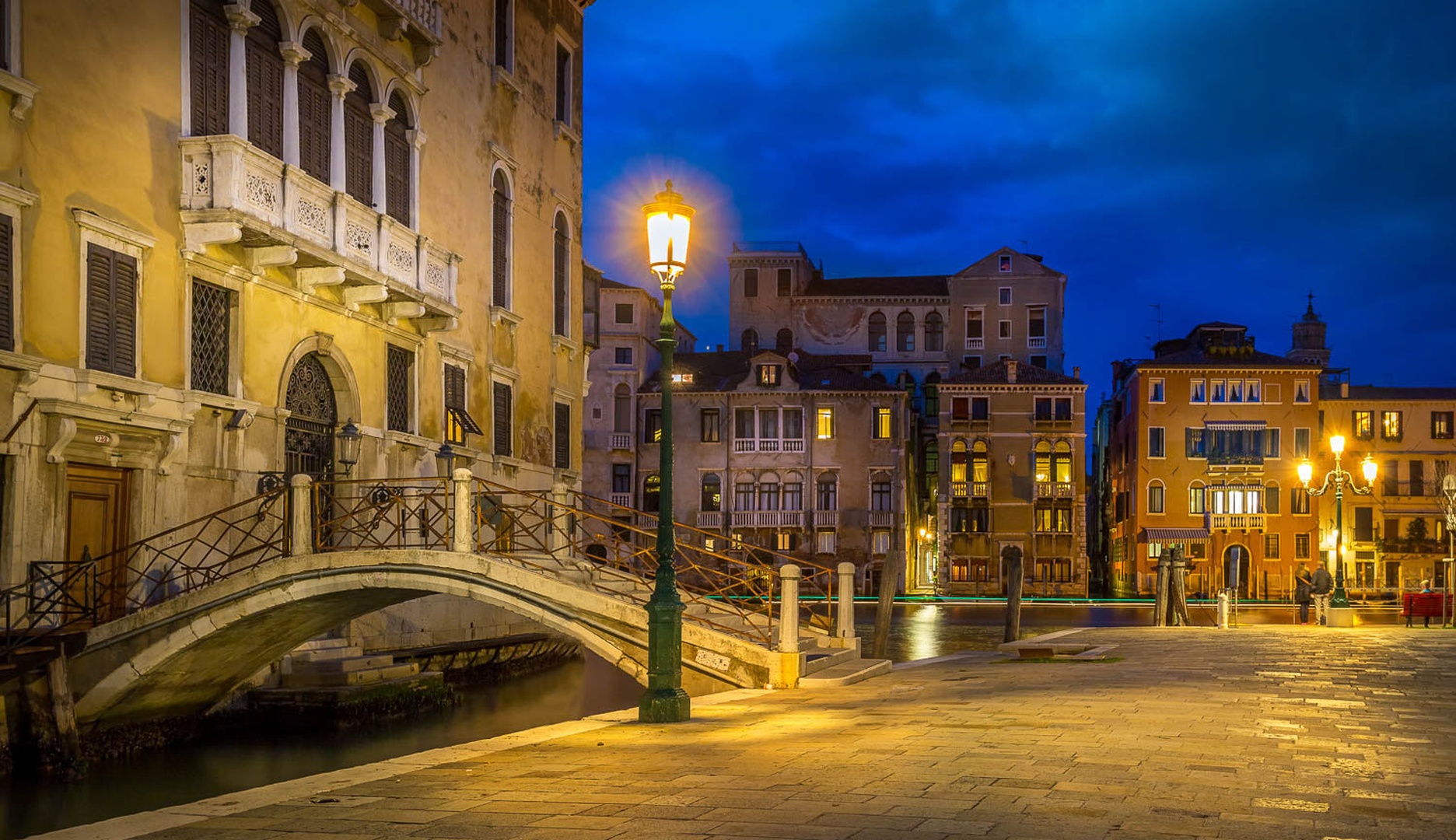 Piazzale by Jakob Noč