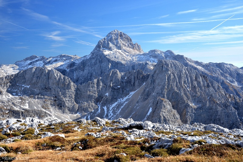 Zlatorogovi vrtovi - Triglav by Rok Eržen