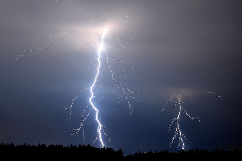 Lightning by Aleš Nemivšek