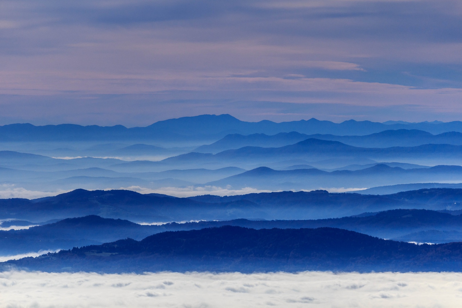 Večer nad 2000m by grega strmčnik
