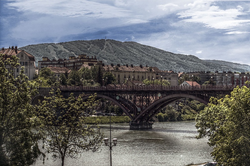 Stari most by Matjaž Skrinar