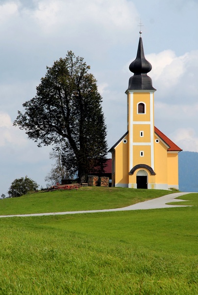 cerkvica v Zvrčah by Jurij Vodušek