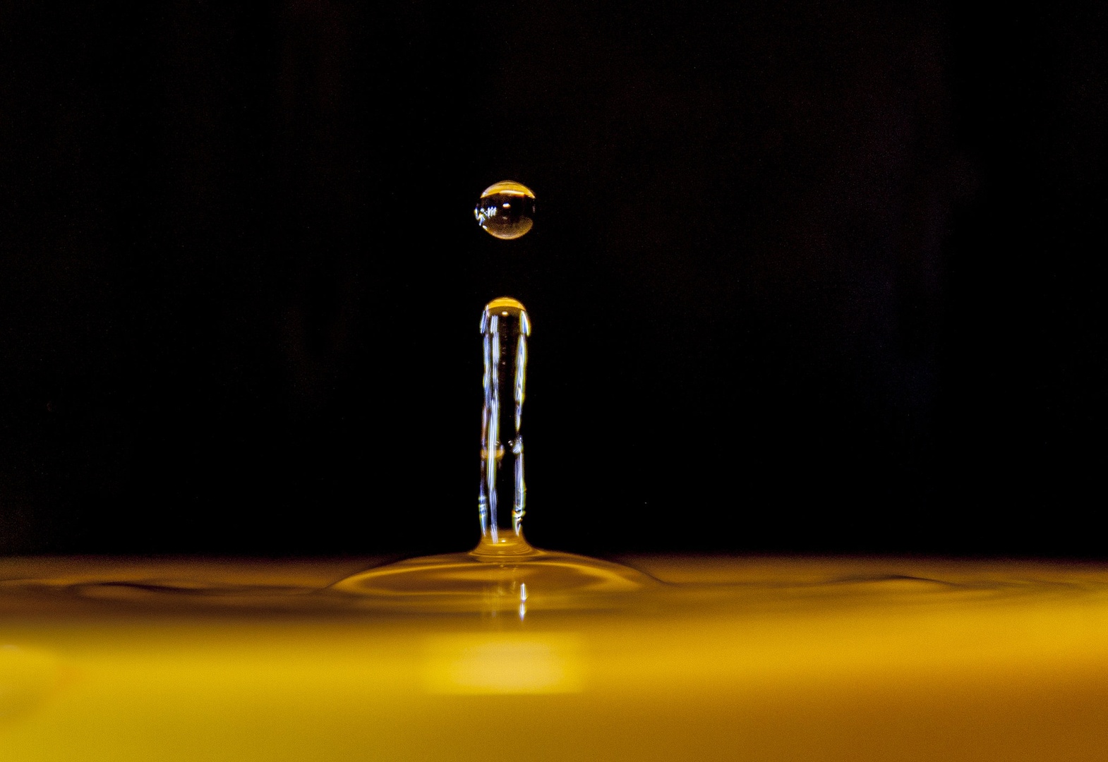 Water Drops by Robert Hočevar- Hoč