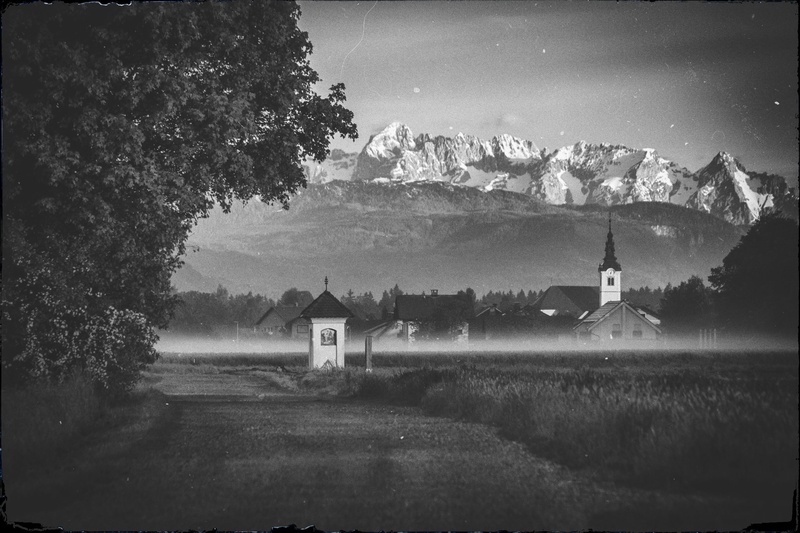 Kot nekoč by Robert Hočevar- Hoč