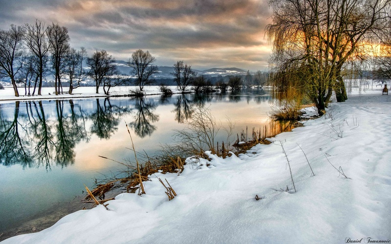 The Disappearing Sun by Daniel Tomanovič