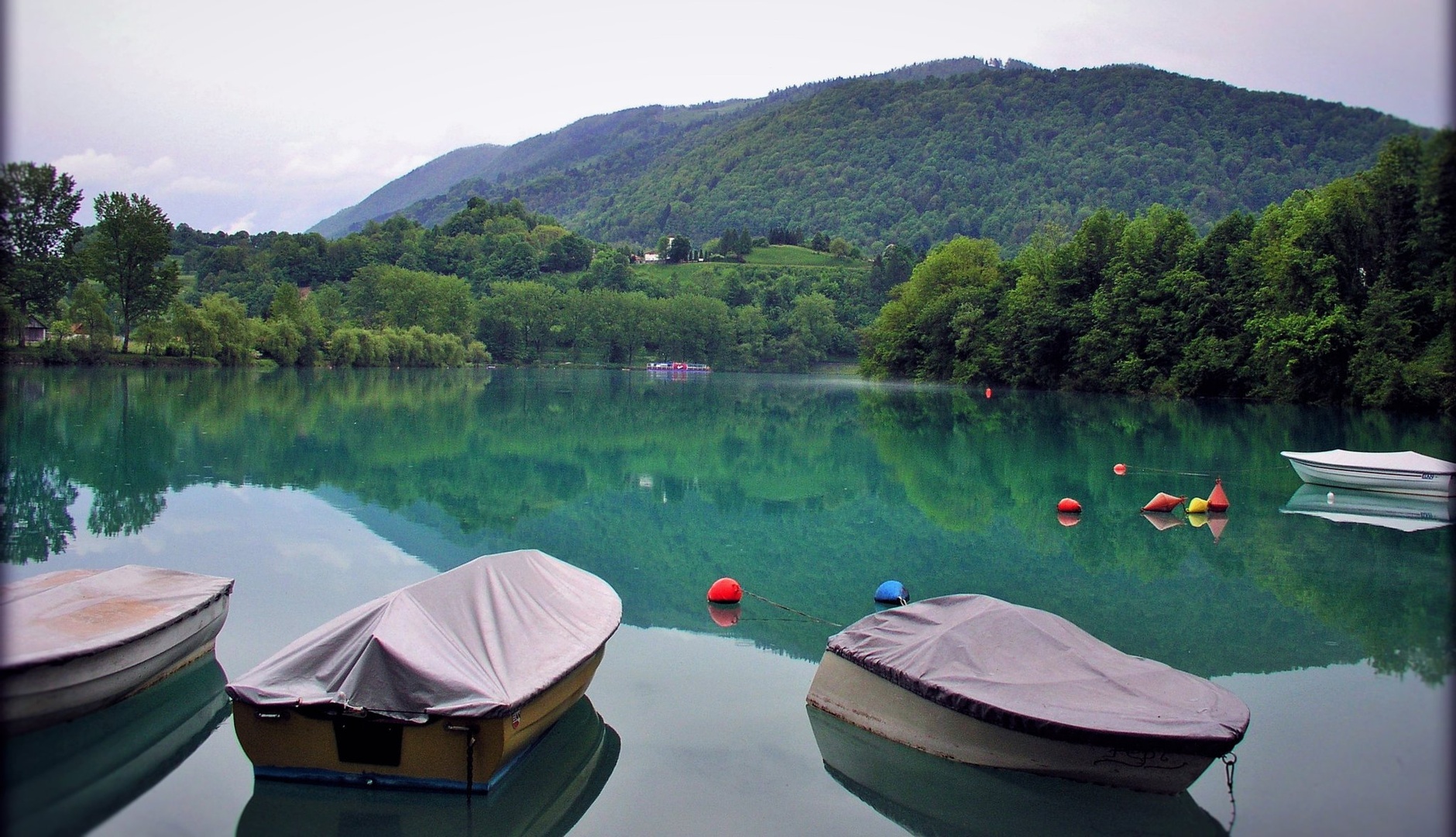 Jezero-Most na Soči by