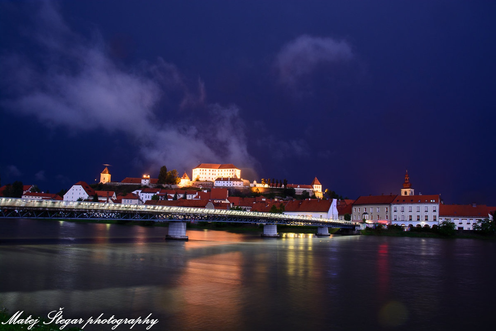 Ptuj v času nevihte by Matej Štegar