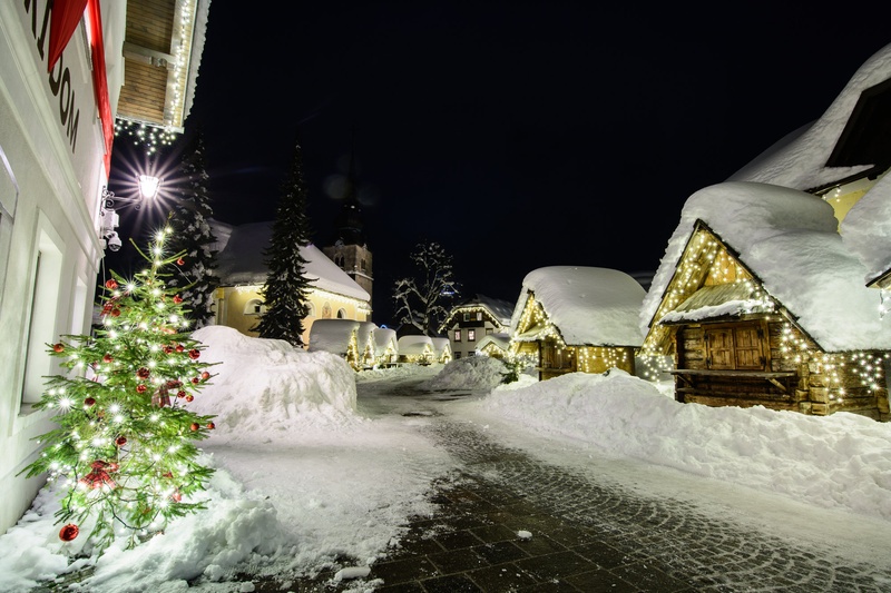 Kranjska Gora-glavni trg by Matej Štegar