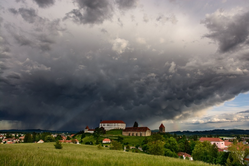 Grozeče nebo nad Ptujem by Matej Štegar