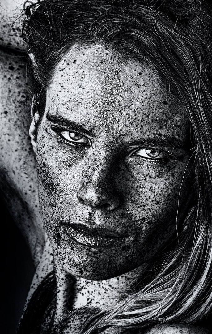 Torsion by Mojca Rakovec Photoartelje