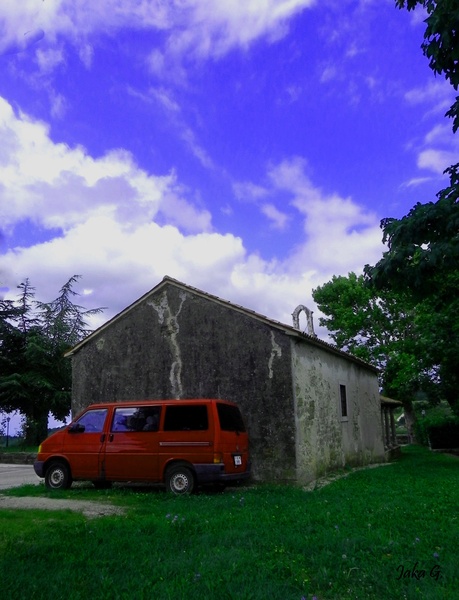 Rdeč kombi by Jaka Godejša
