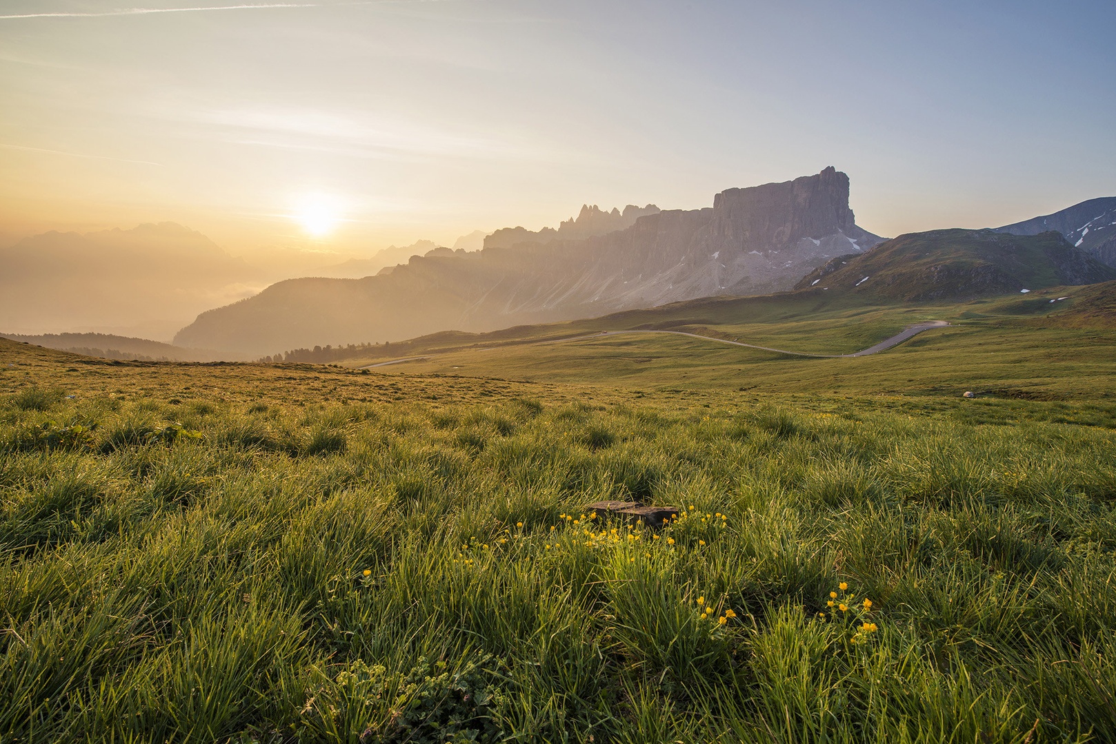 Vzhod v Dolomitih by A