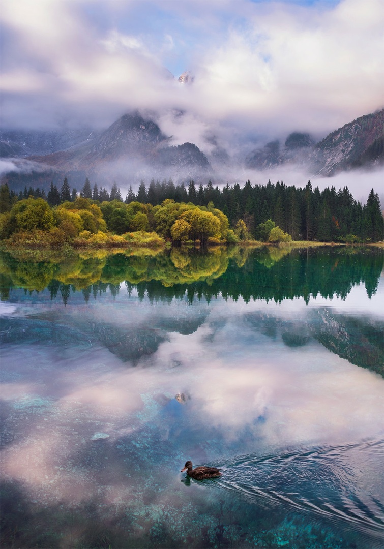 Zgornje Belopeško jezero by A