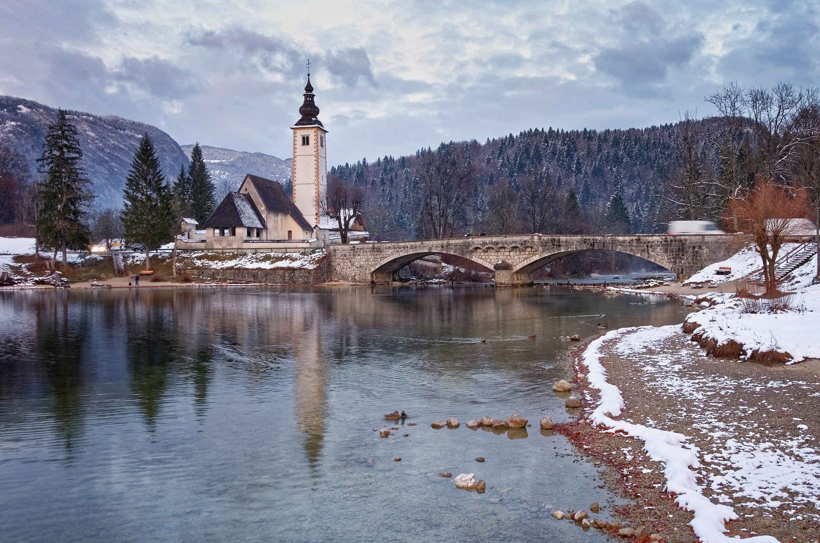 Z Bohinjskega jezera. by Boris Novković