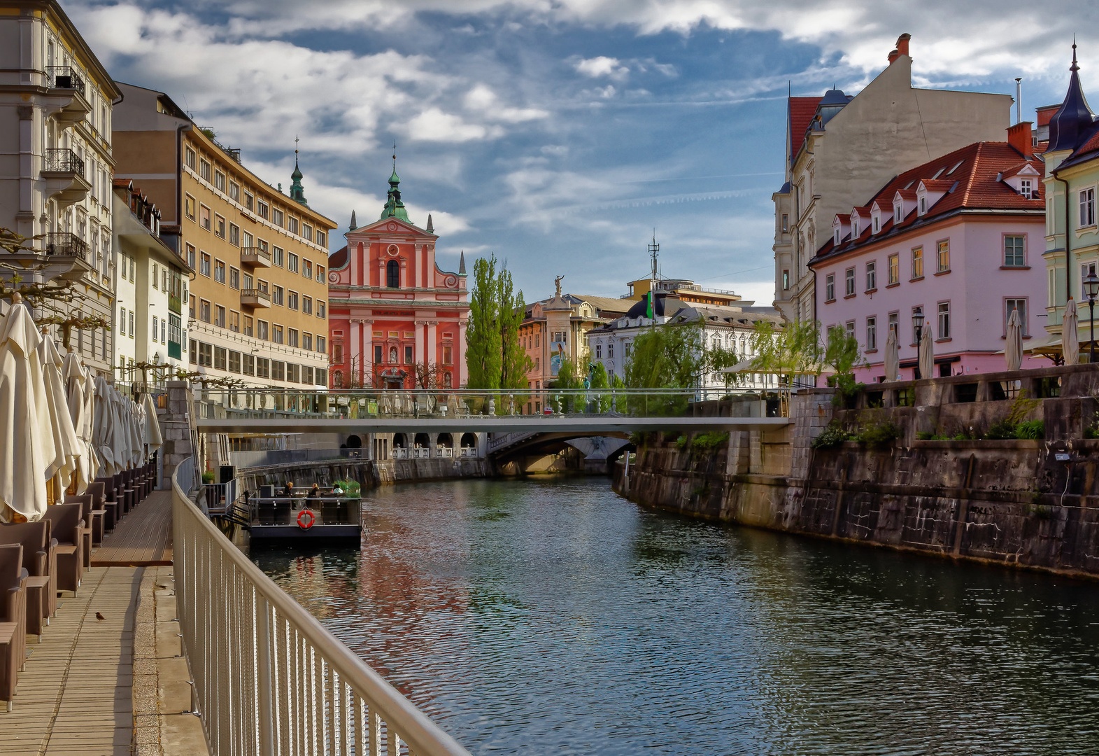 Prelep, stari del Ljubljane. by Boris Novković
