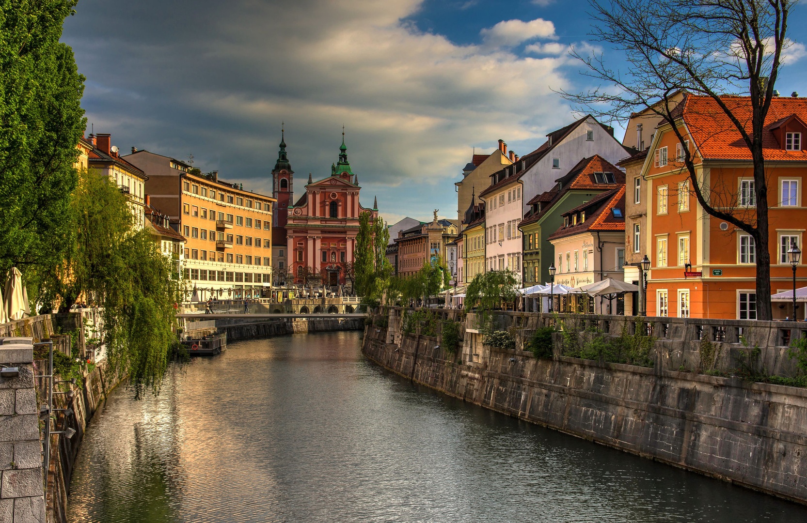 Pisan stari del Ljubljane. by Boris Novković