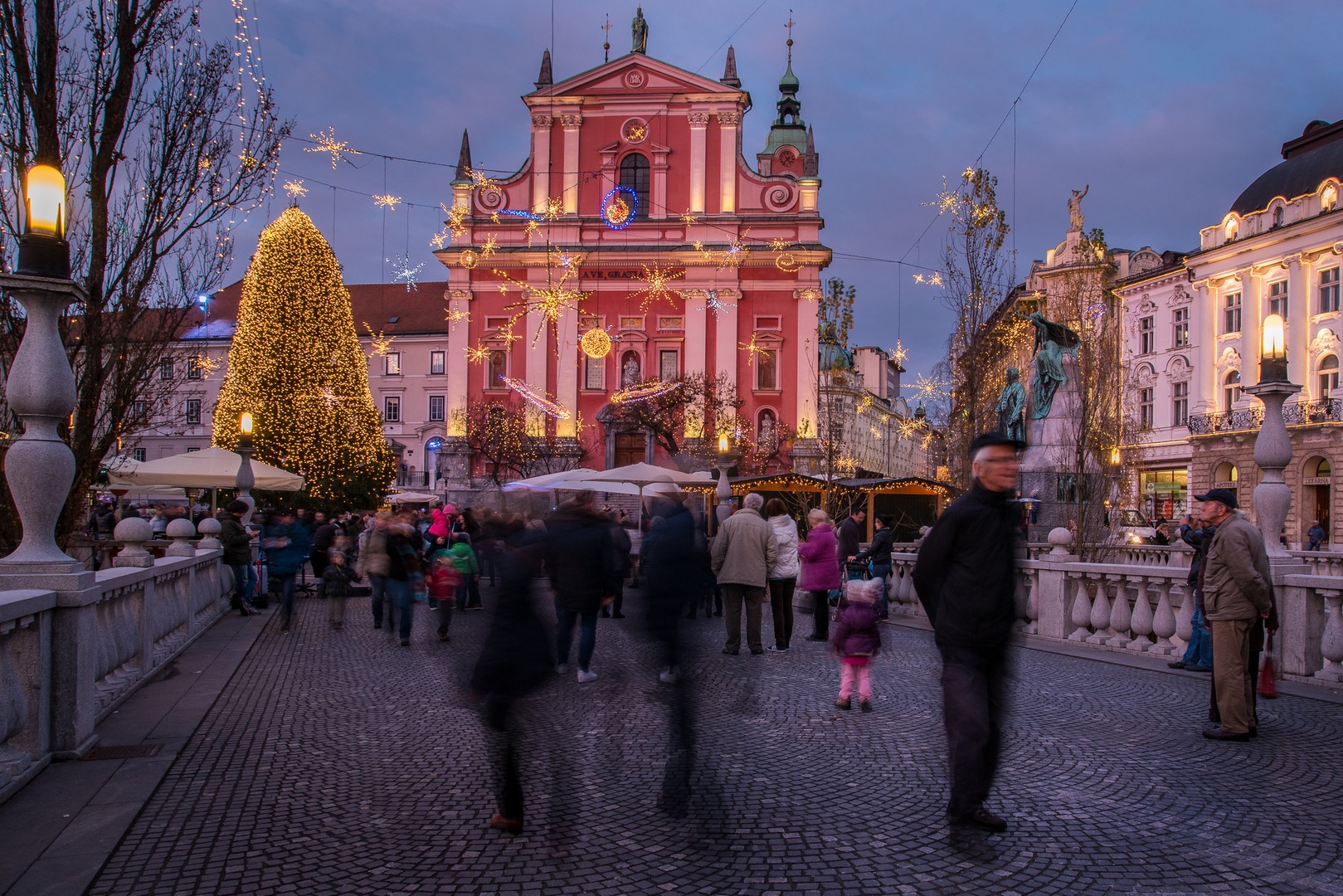 Okrašena Ljubljana. by Boris Novković