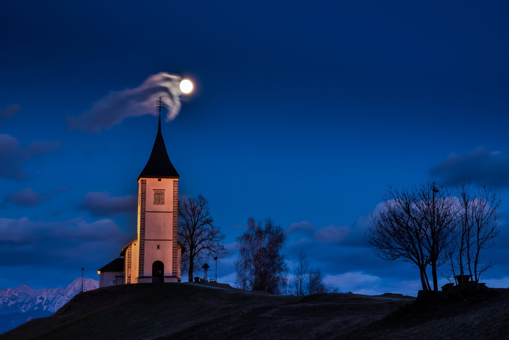Ko se oblak dotakne lune. by Boris Novković