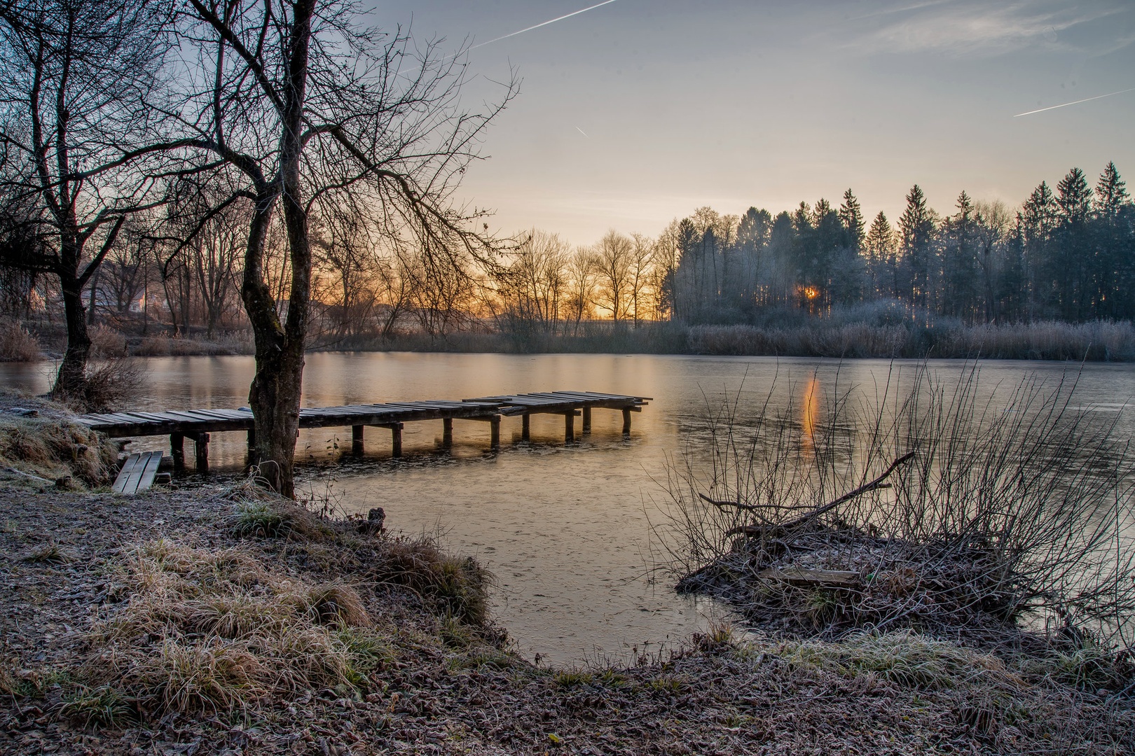 Bobovško jezero. by Boris Novković