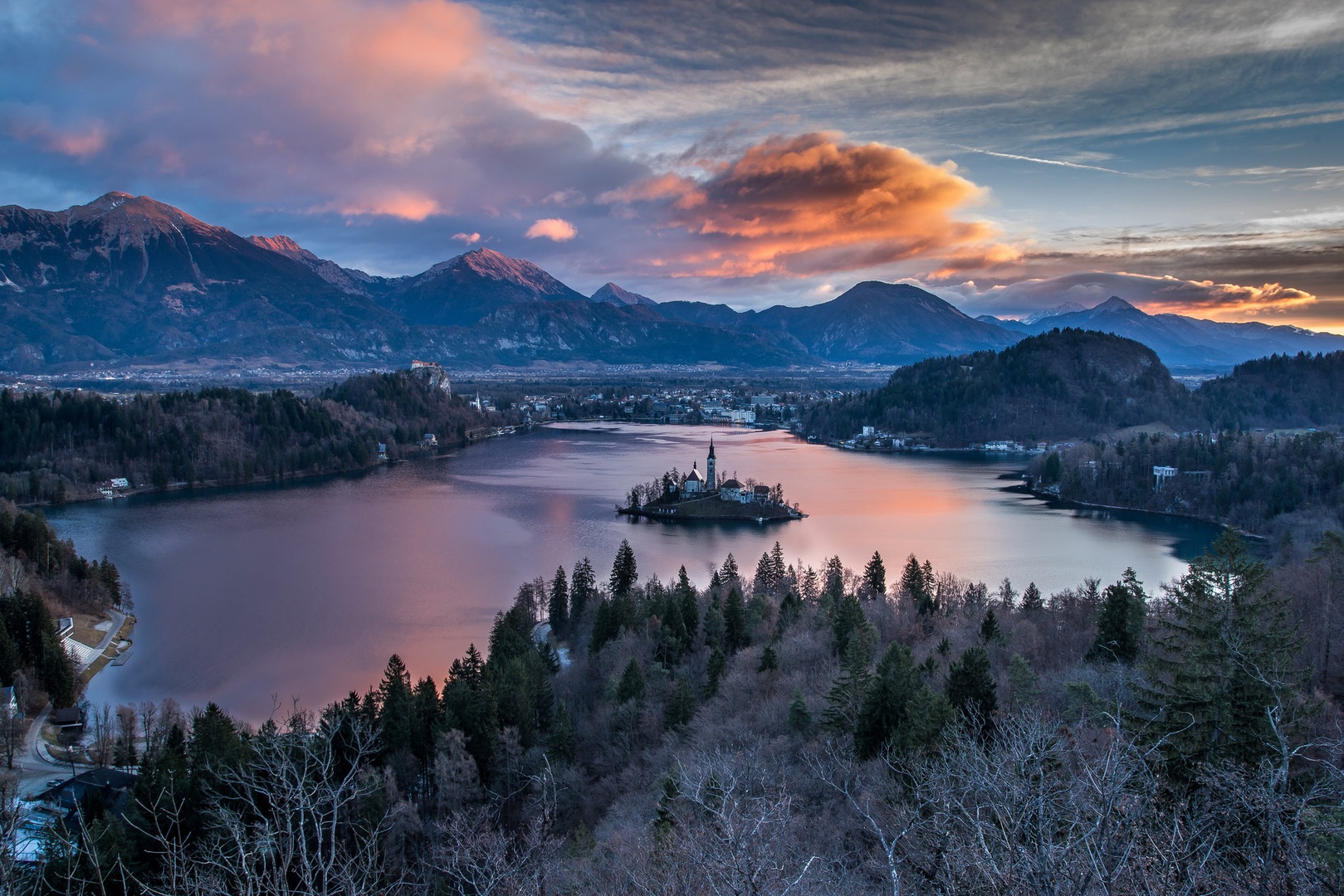Decembersko jutro . .. . . .. by Boris Novković