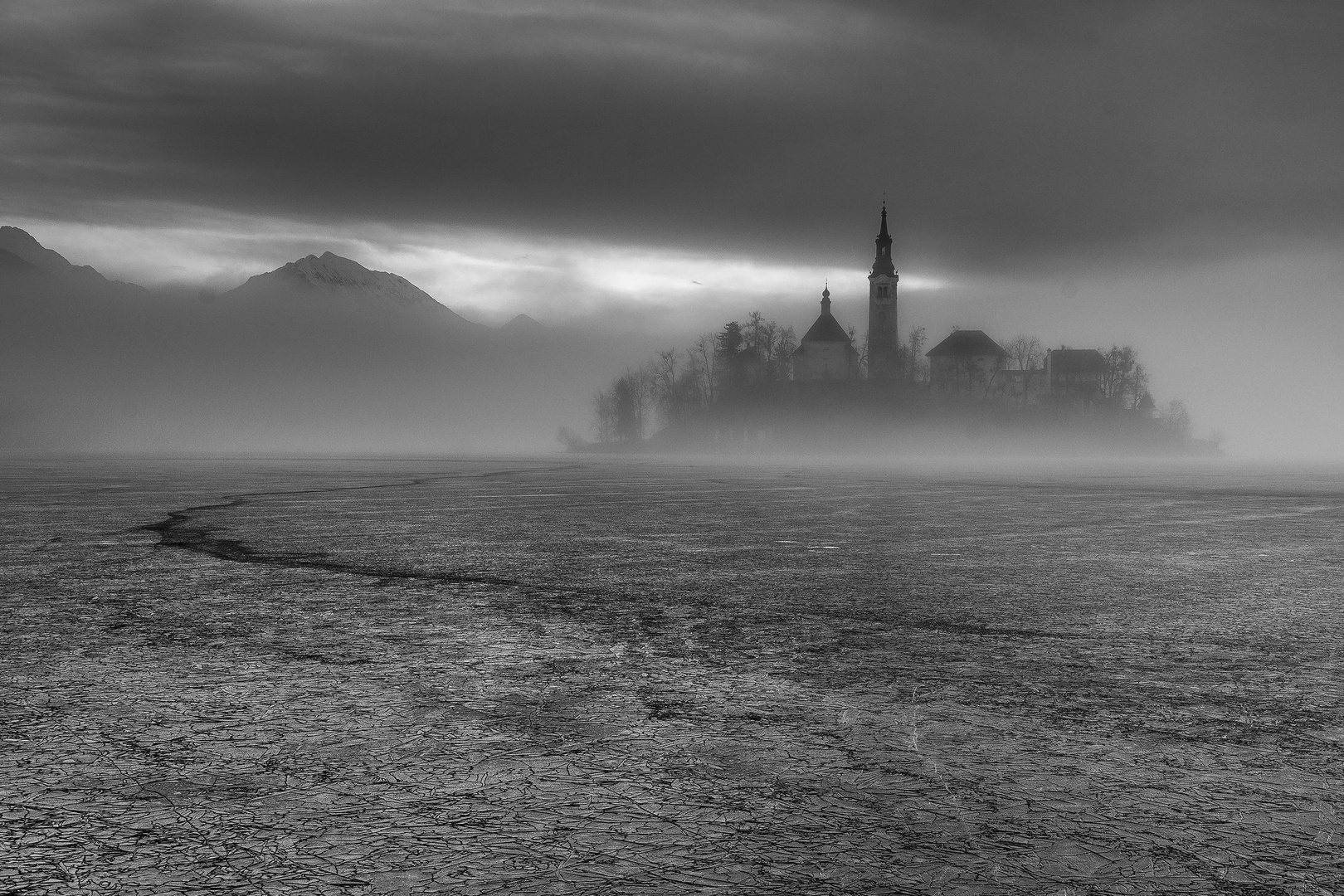 Blejsko jezero. by Boris Novković