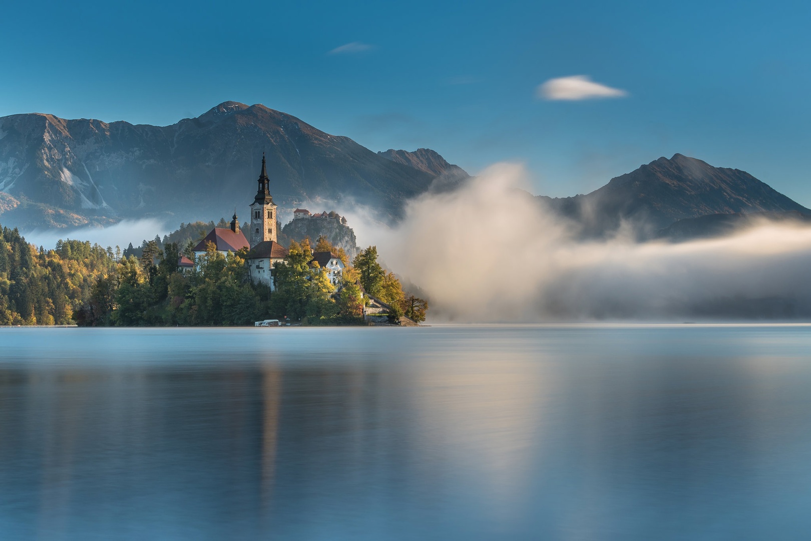 Blejsko jezero. by Boris Novković
