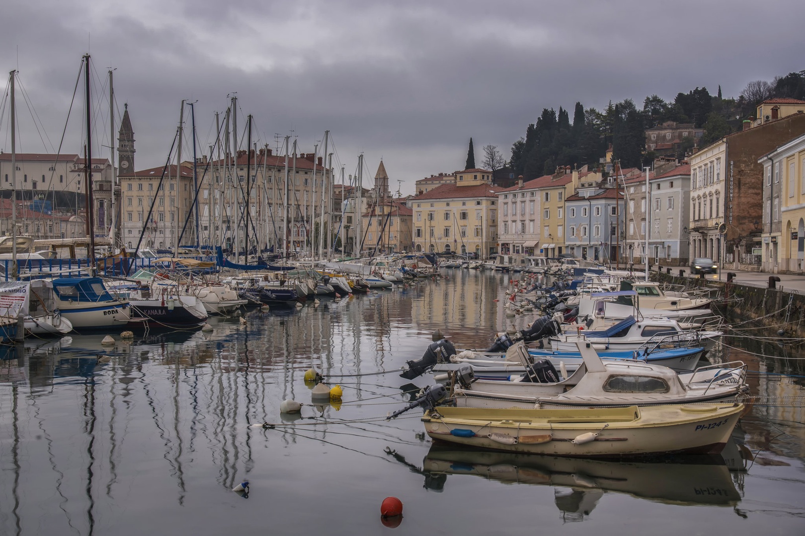 Piran na oblačen dan. by Boris Novković