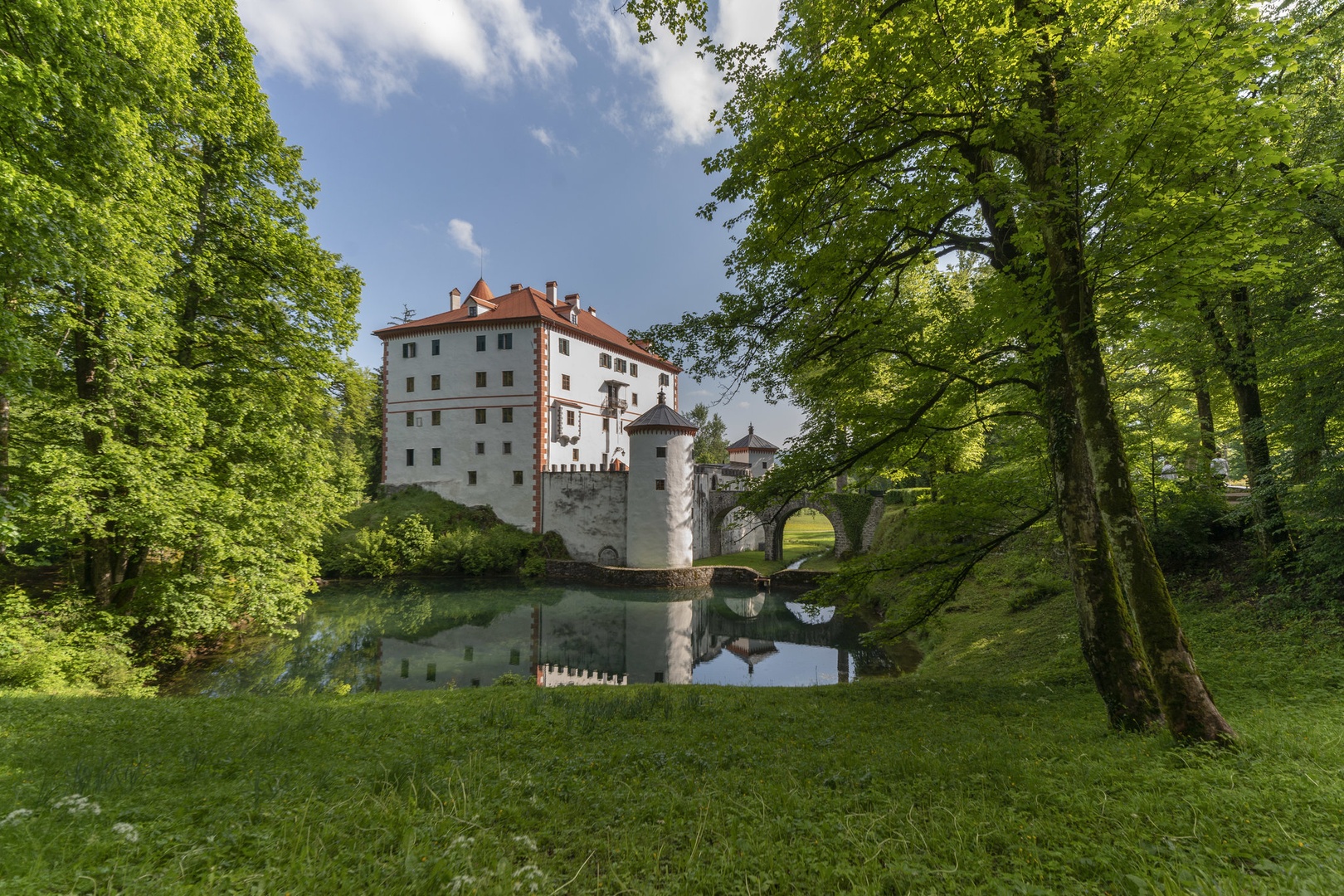 Grad Snežnik. by Boris Novković