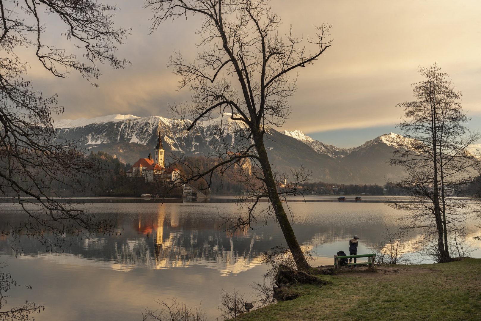 Blejsko jezero. by Boris Novković