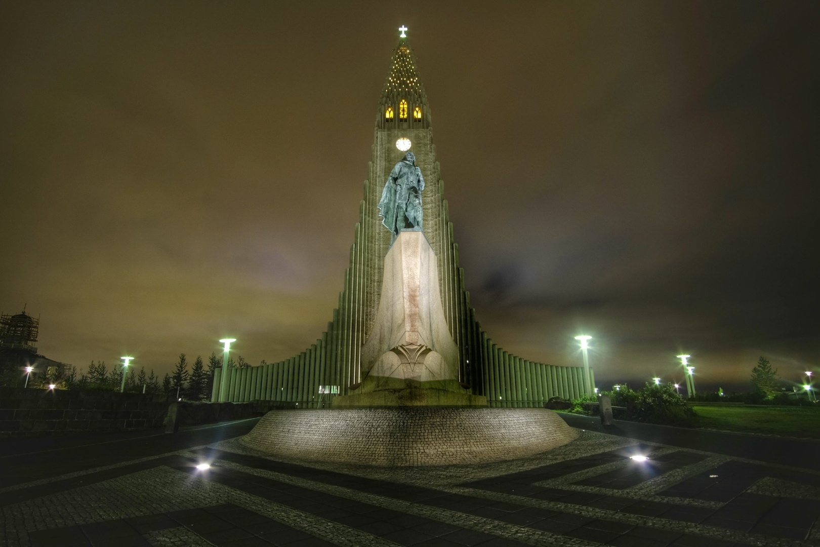 Hallgrímskirkja in all his glory by Jacob