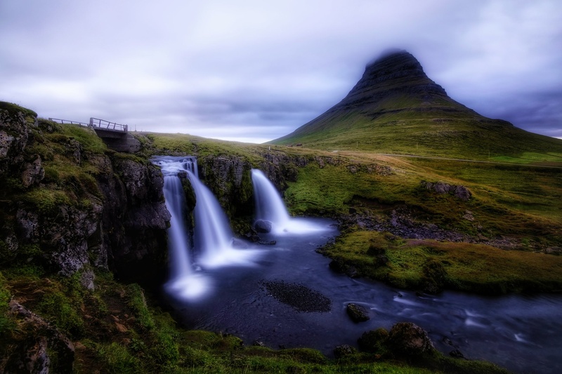 Kirkjufellsfoss waterfall with Kirkjufell by Jacob