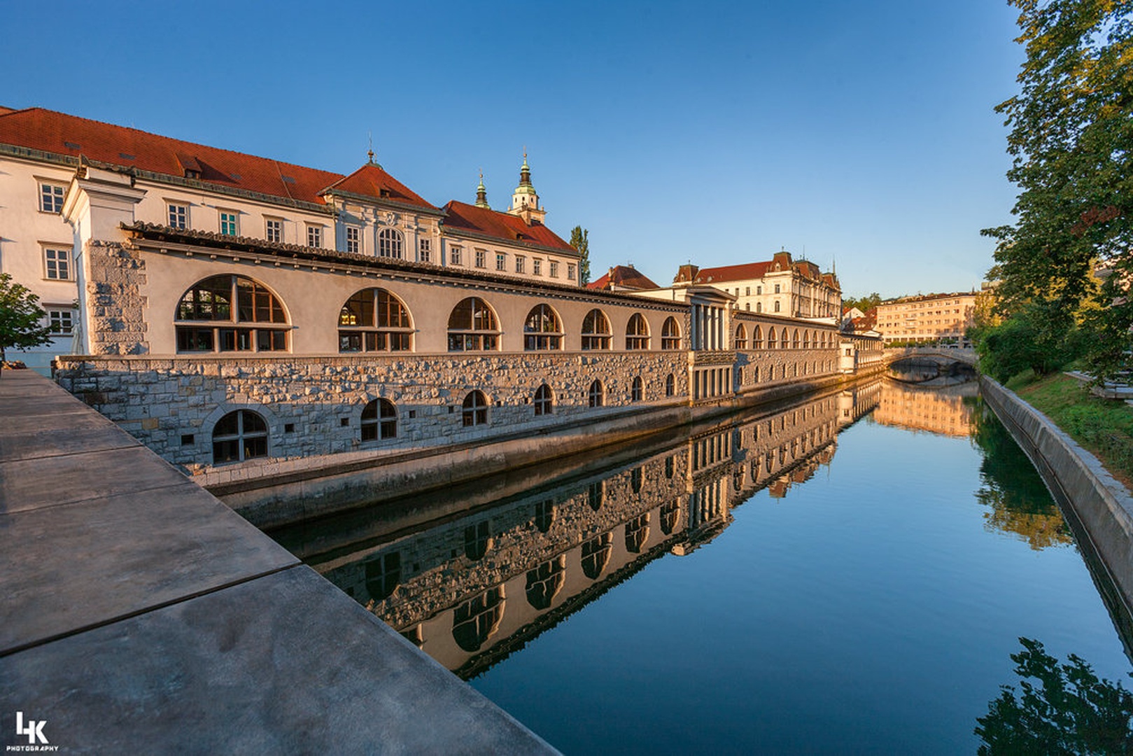 Jutro v Ljubljani II by Luka Kotnik