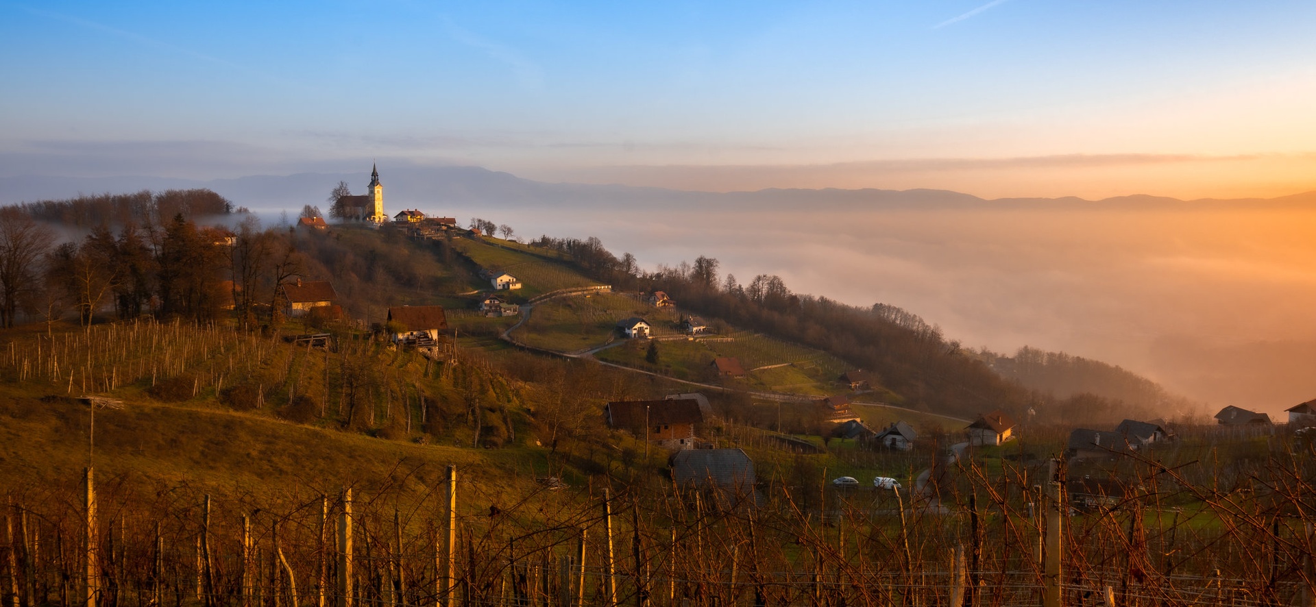 Cerkev na Trški gori by Luka Šarman