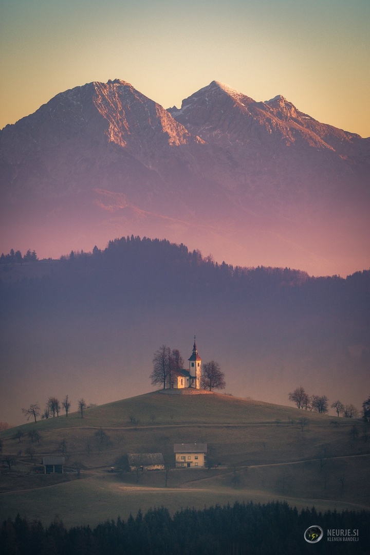 Pod mogočno goro by Klemen Bandelj