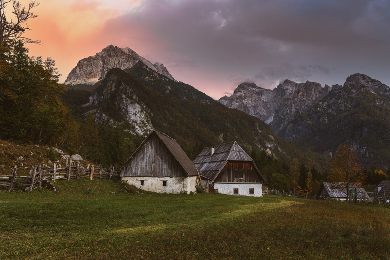 Zadnja Trenta by Erik Smrekar