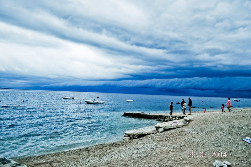 Incoming storm by Matic Podlogar