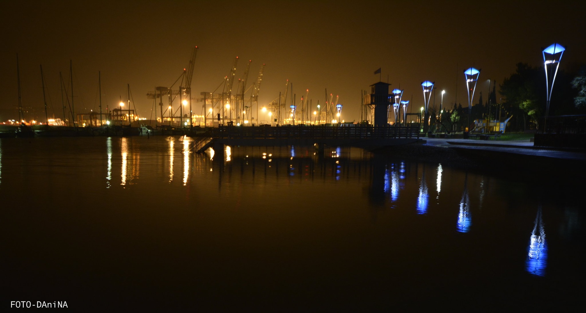 KOPER BY NIGHT by Dragan Radujko