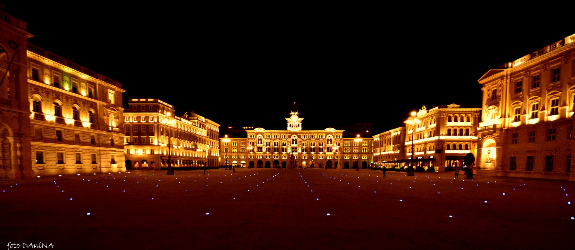 PIAZZA UNITA - TRST by Dragan Radujko
